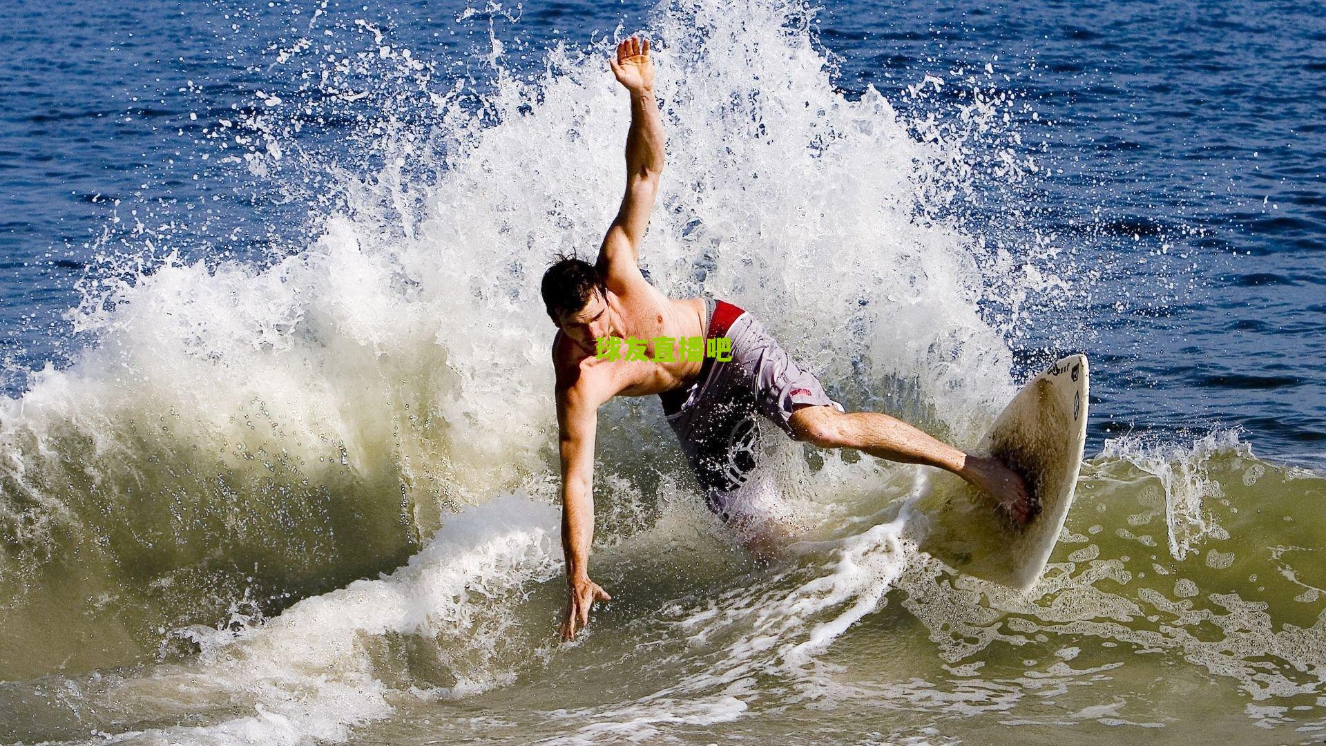 法尔考盛赞，梅西与C罗超越时代，足坛双骄几乎无法战胜