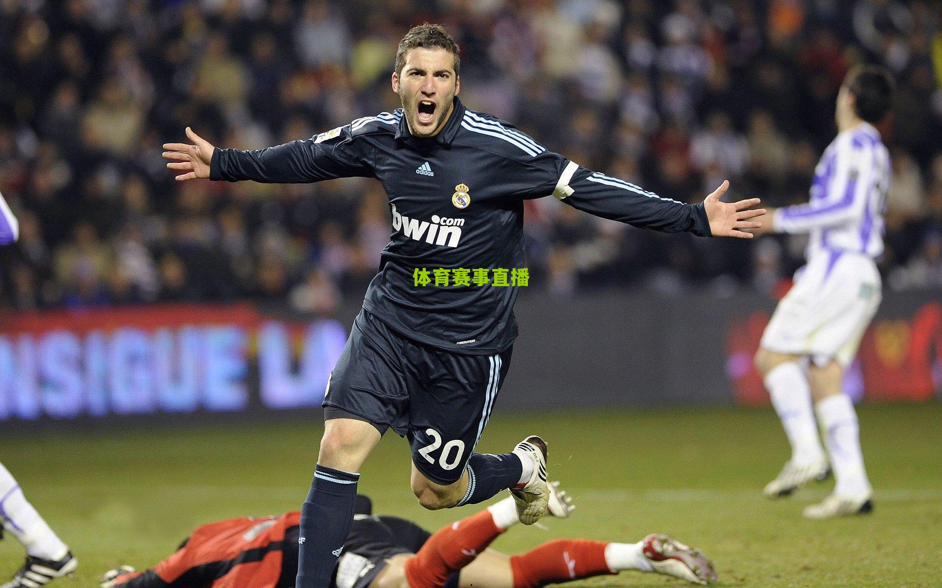 河床雄心！世体曝1亿美金扩建计划，纪念碑球场容量将逼近十万大关